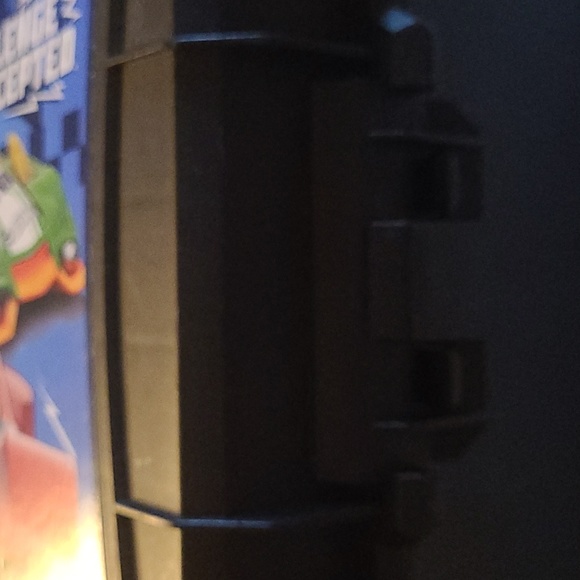 Hot Wheels Challenge Accepted Wheeled Storage Case (holds 110 vehicles) - Picture 9 of 11